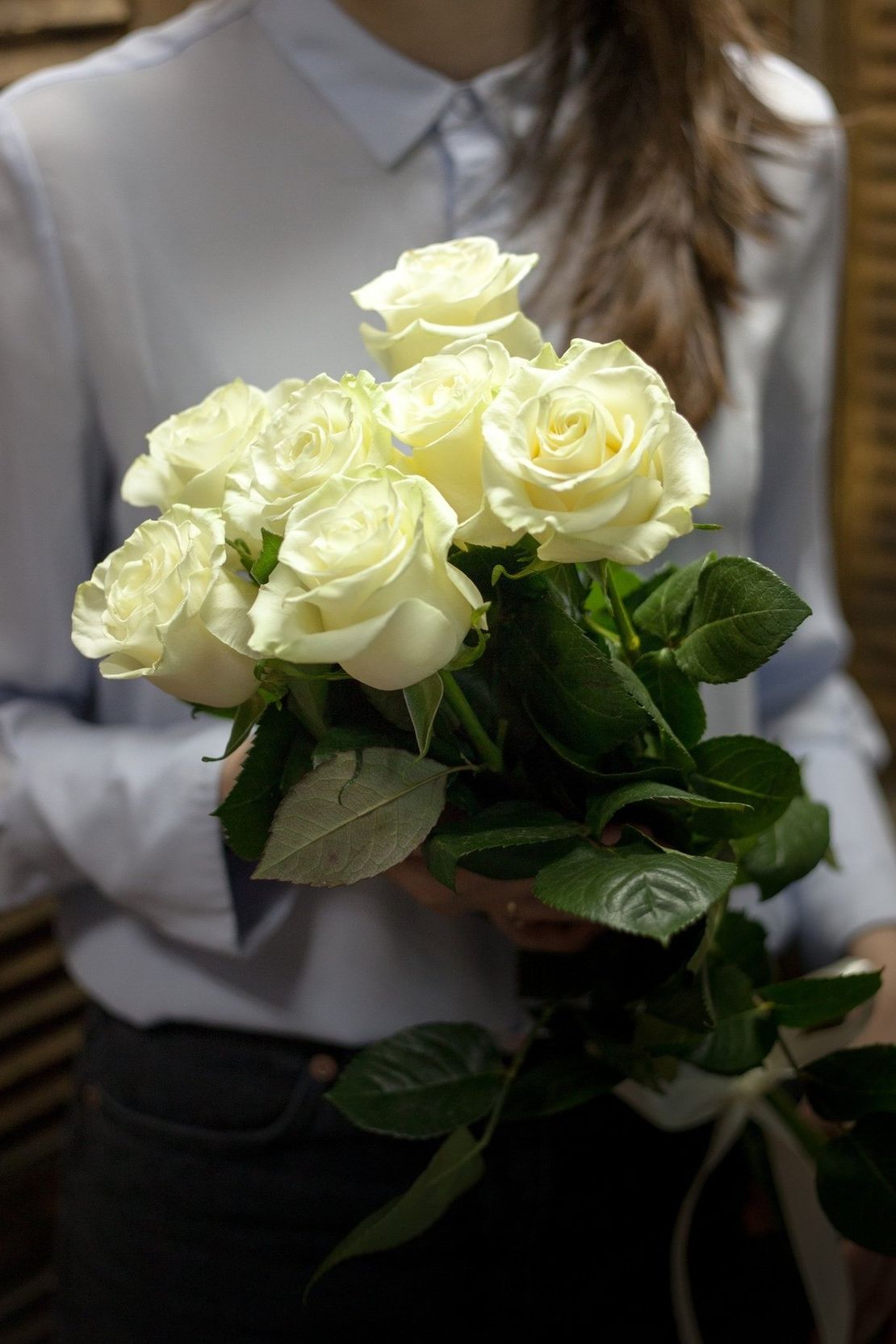 шляпная коробка с розами и гипсофилой для подарка в Йошкар-Оле