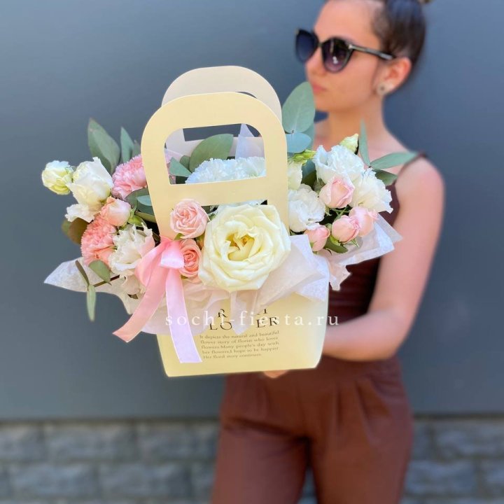 Цветочная сумочка "Рафаэль" в Йошкар-Оле