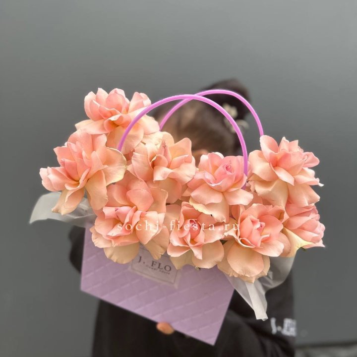 Сумочка с розами "Кети" в Йошкар-Оле