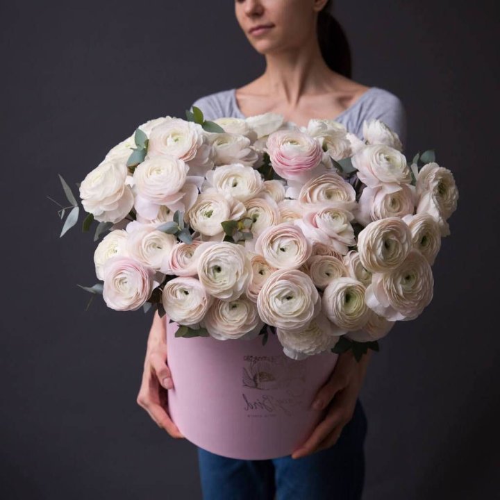 Бокс с ранункулюсами в Йошкар-Оле