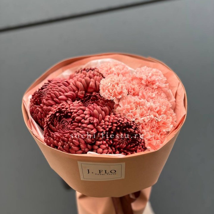 Букет хризантем и диантусов  в Йошкар-Оле