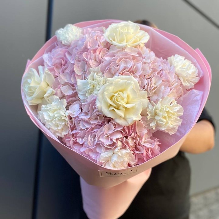  Букет гортензий и роз  в Йошкар-Оле