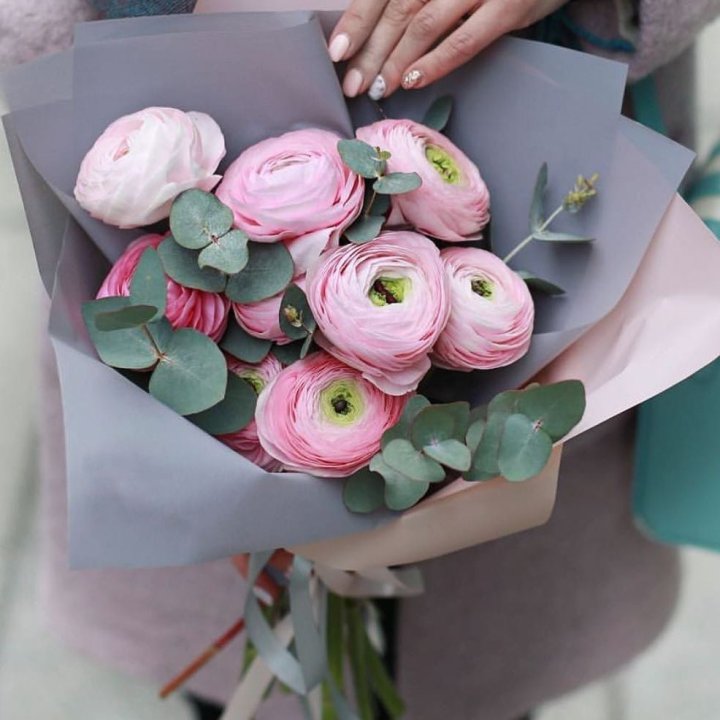 Ранункулюсы с эвкалиптом №1 в Йошкар-Оле