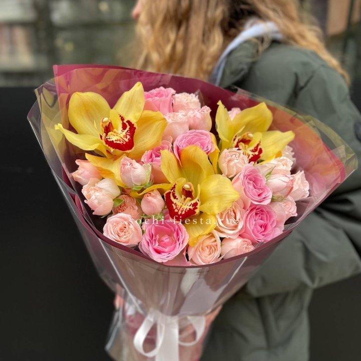  Букет орхидей и роз Есенья в Йошкар-Оле