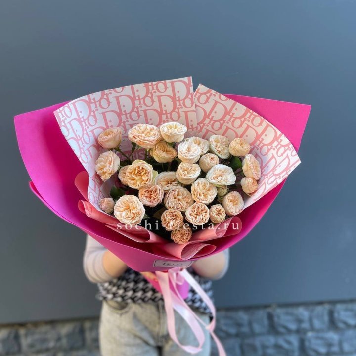 9 пионовидных роз в Йошкар-Оле