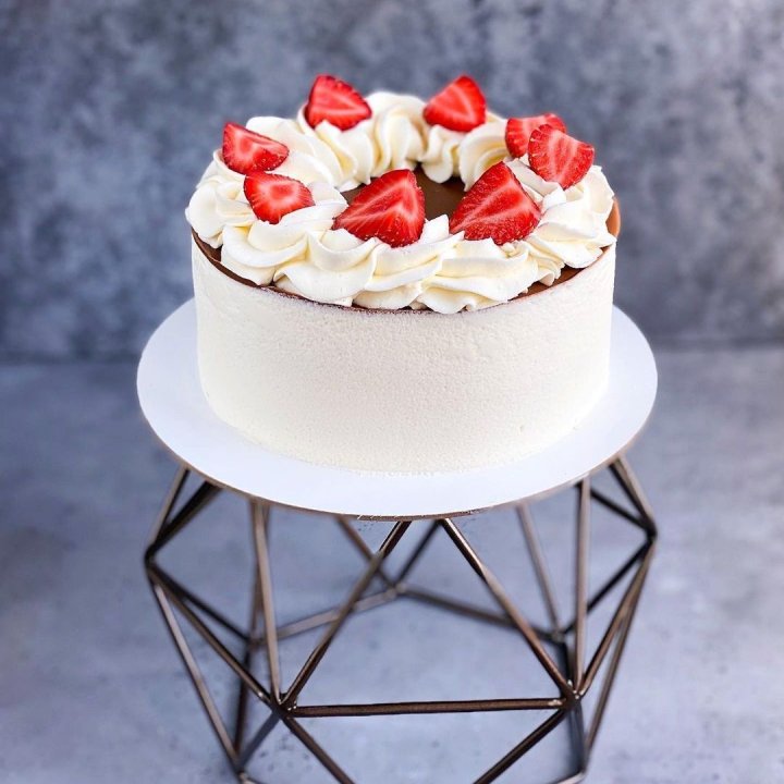 Торт "Клубника со сливками" в Йошкар-Оле