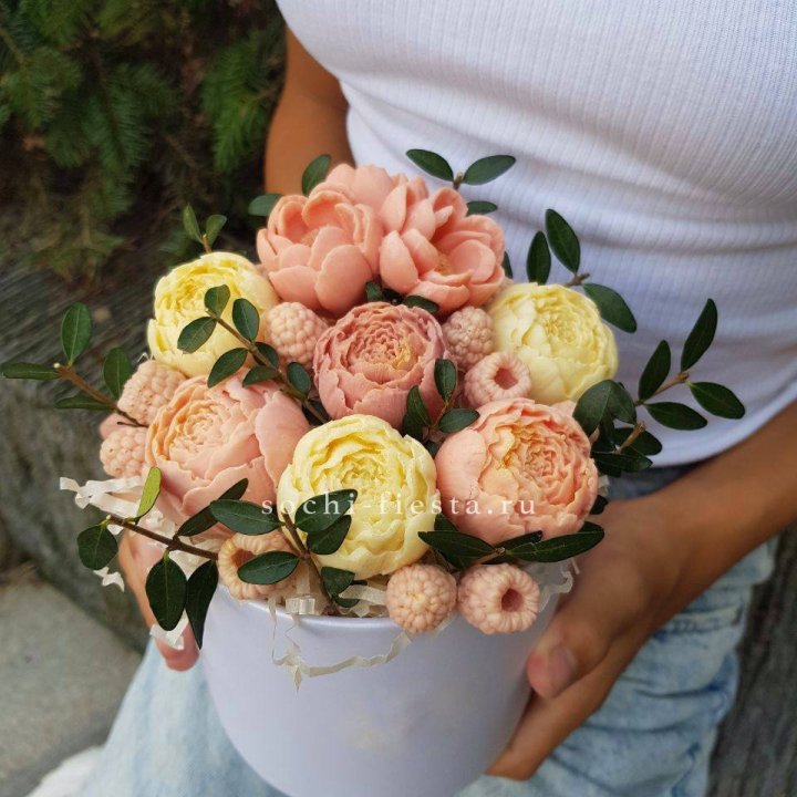 Шоколадный букет с ягодами в Йошкар-Оле