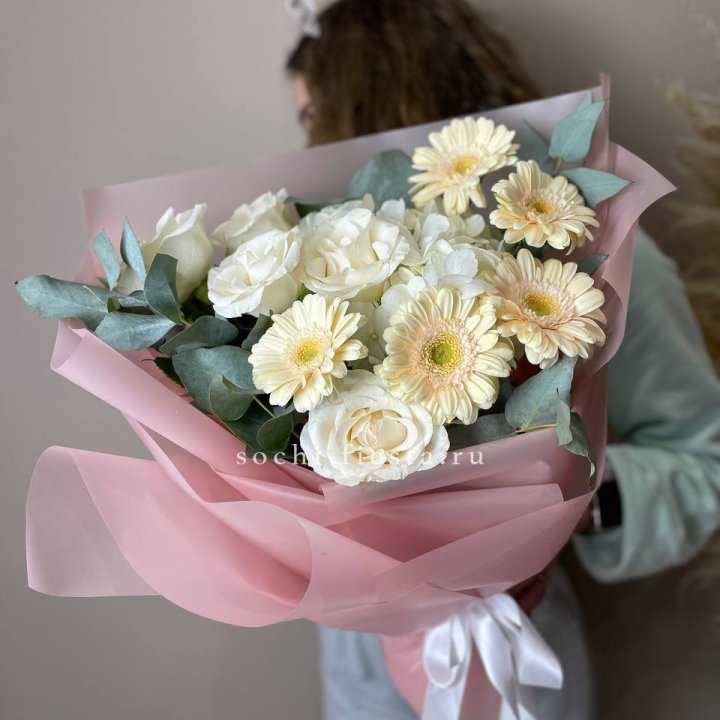 Букет роз, гортензии, гербер  в Йошкар-Оле