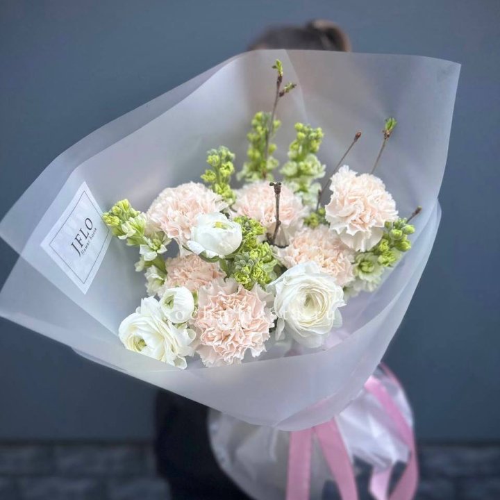 Букет маттиолы и ранункулюсов  в Йошкар-Оле