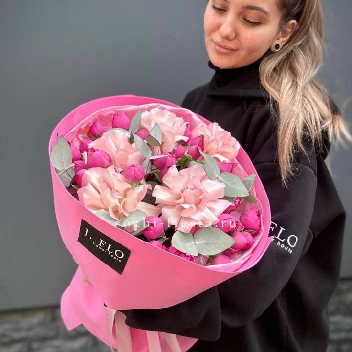 Букет французских и пионовидных роз "Ламиносо" в Йошкар-Оле