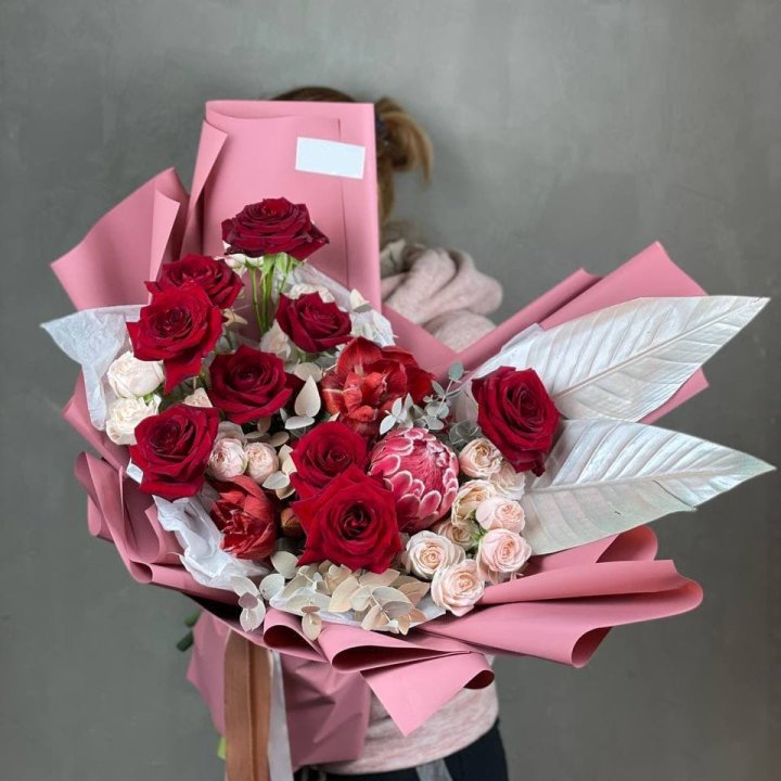 Дизайнерский букет "Ред Вильвет" в Йошкар-Оле