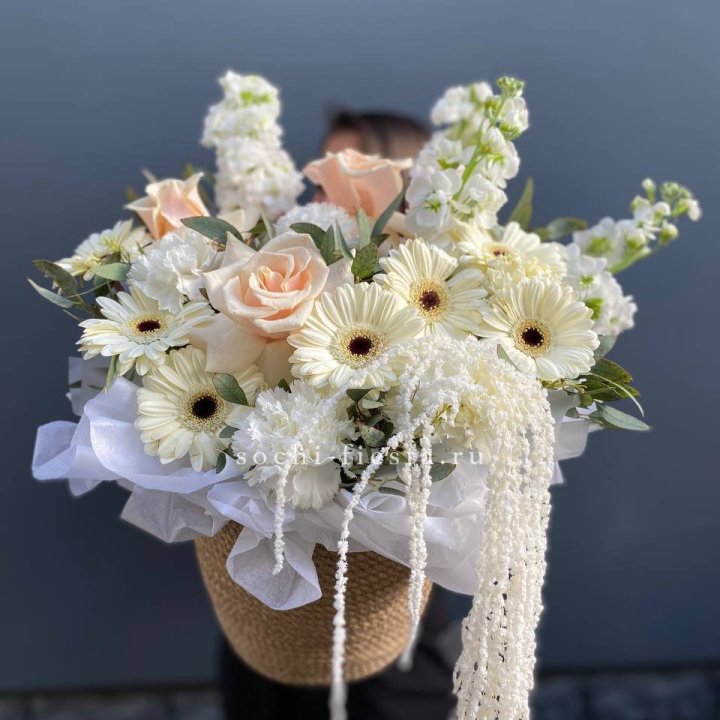 Цветы в джутовом кашпо "Валери" в Йошкар-Оле