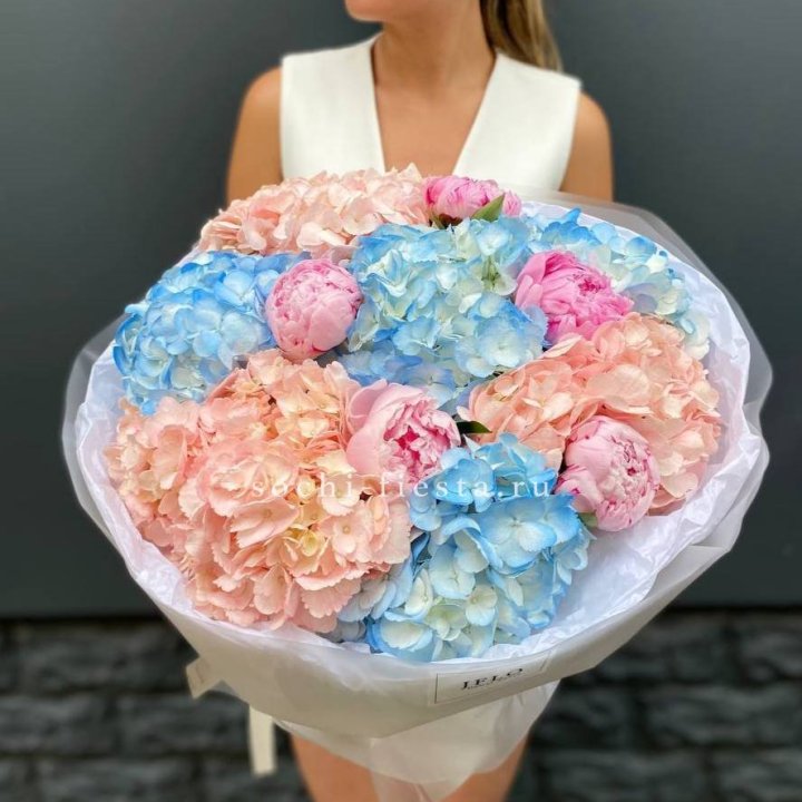 Дуобукет гортензии с пионами  в Йошкар-Оле