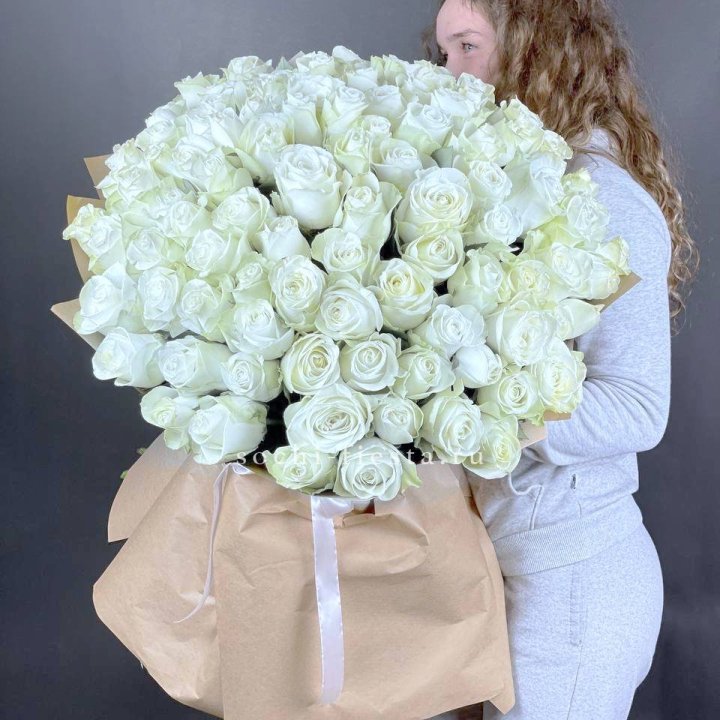 101 белая высокая импортная роза в Йошкар-Оле