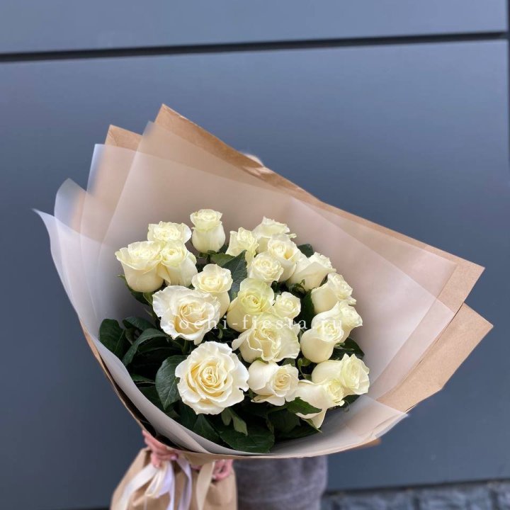  Букет  высоких белых роз   в Йошкар-Оле