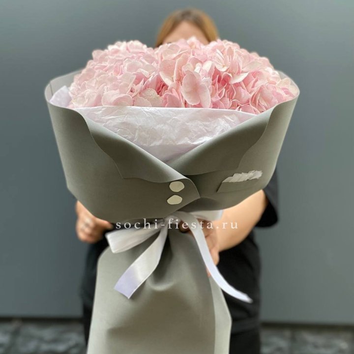  Букет  пиджачок из 5 гортензий в Йошкар-Оле