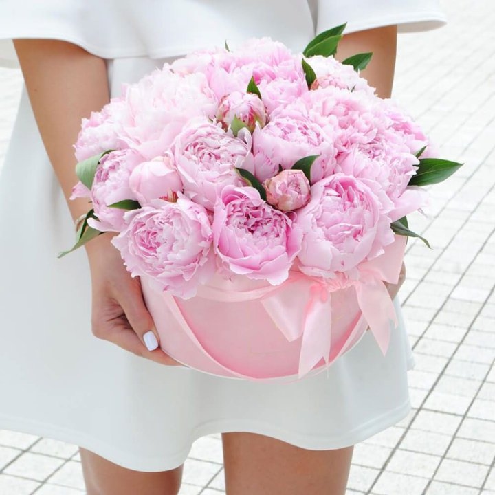 Пионы в шляпной коробке в Йошкар-Оле