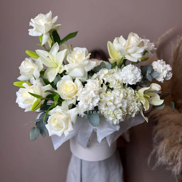 Цветочный бокс "Вайт дримс" в Йошкар-Оле