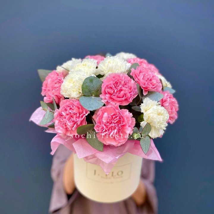 Диантусы в цилиндре в Йошкар-Оле