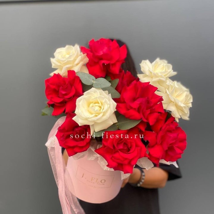 13 Французских роз в боксе в Йошкар-Оле