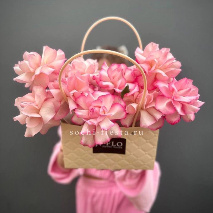 Сумочка розовых роз Венди в Йошкар-Оле