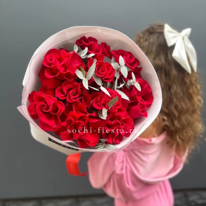11 Красных французских роз в Йошкар-Оле