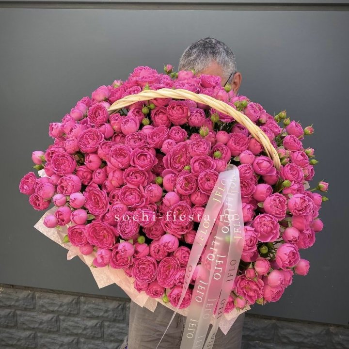 Корзина роз Мисти Баблс 151 в Йошкар-Оле