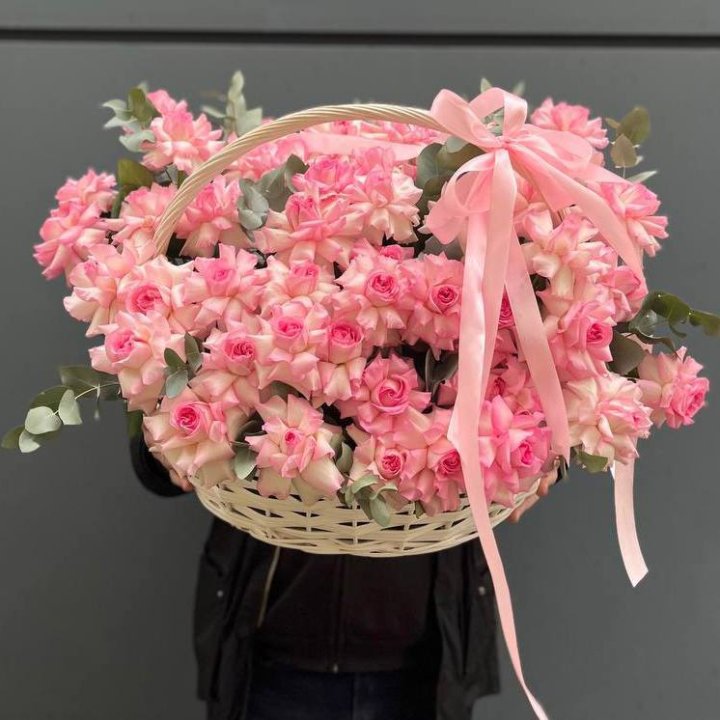 51 розовая роза в корзине в Йошкар-Оле