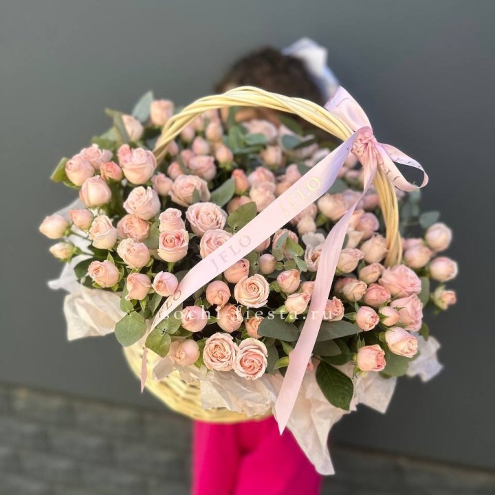 Корзина кустовых пионовидных роз в Йошкар-Оле