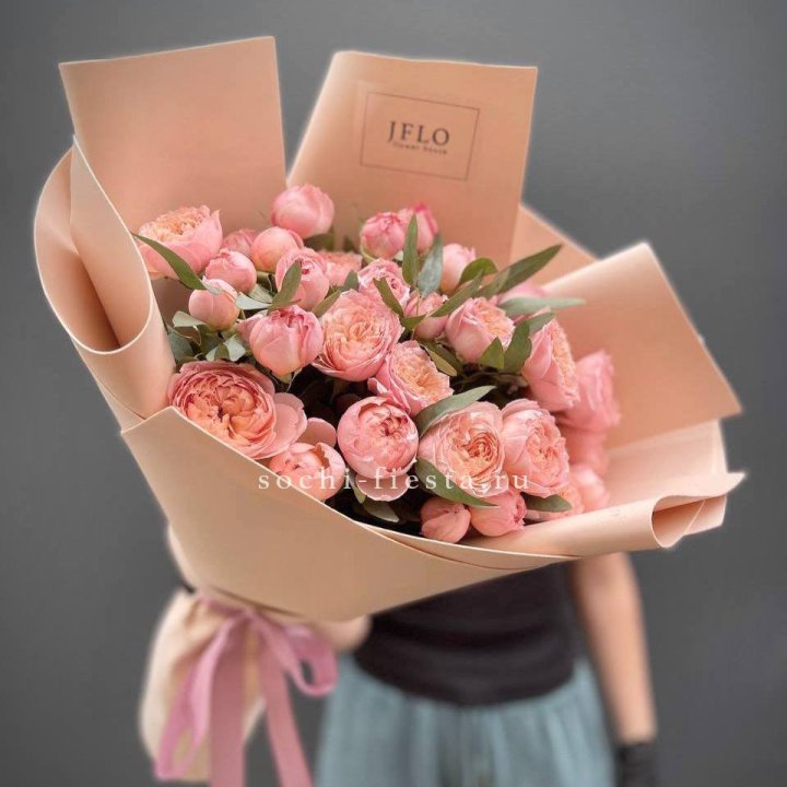 Букет из 9 кустовых роз Джульетта в Йошкар-Оле