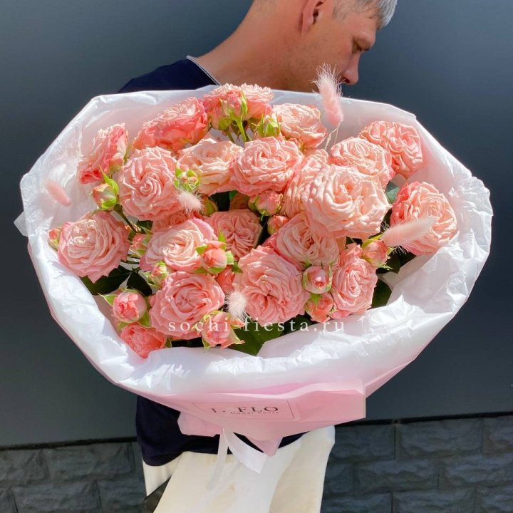 Пионовидные розы Мадам Бомбастик в Йошкар-Оле