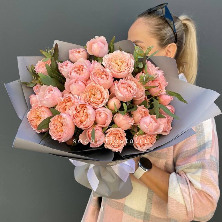 Букет с пионовидными розами "Пивайн" в Йошкар-Оле