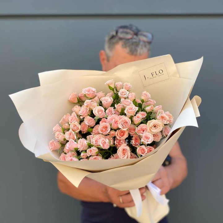 Кустовые розы леди в Йошкар-Оле