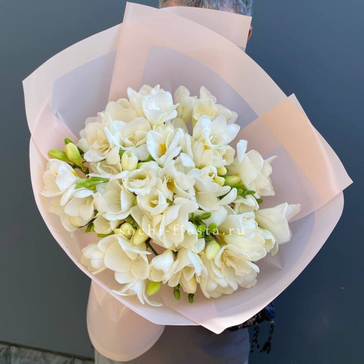 Букет белых фрезий  в Йошкар-Оле