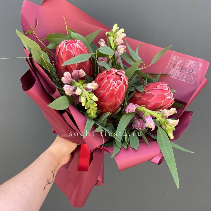 Букет из протеи "Квин" в Йошкар-Оле