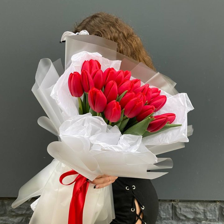  25 красных воздушных тюльпанов в Йошкар-Оле