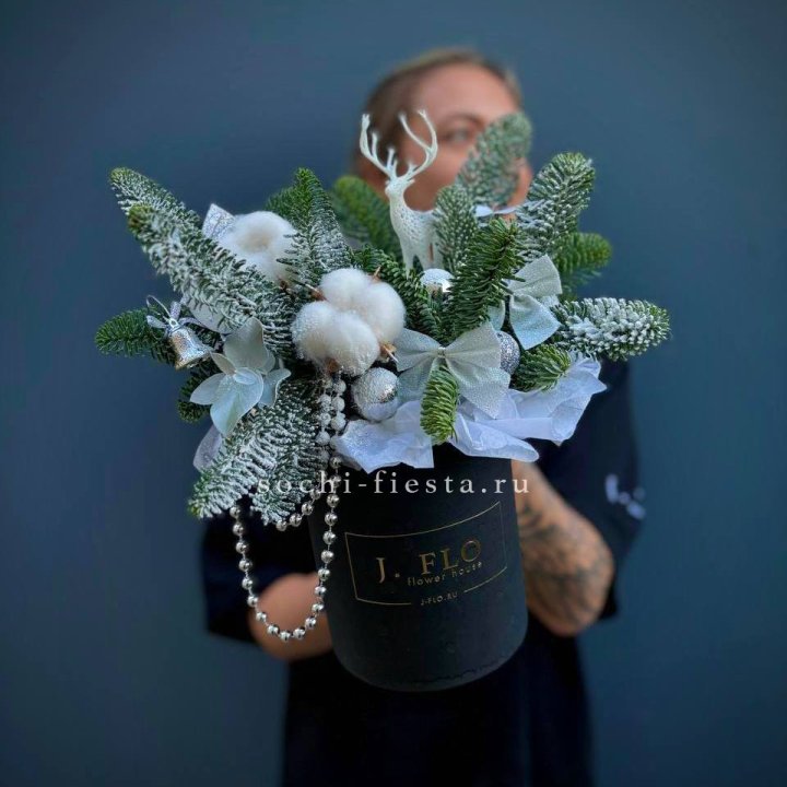 Композиция "Мери крисмас" в Йошкар-Оле