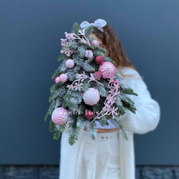 Новогодняя елочка "Розе" в Йошкар-Оле