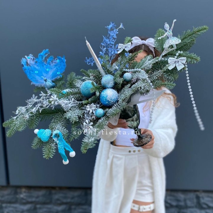 Композиция в бокале голубая в Йошкар-Оле