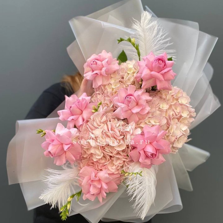  Букет  из гортензий и розовых роз в Йошкар-Оле