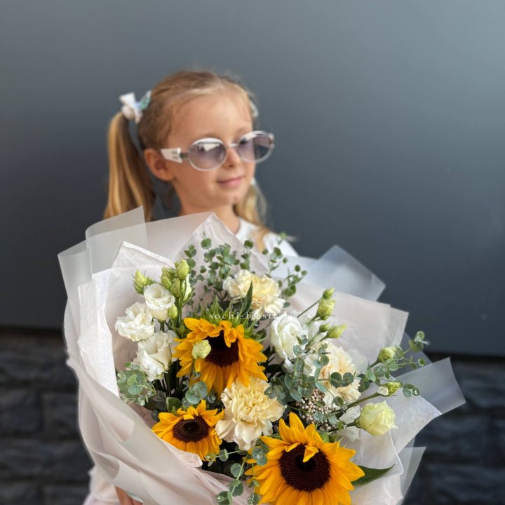  Букет  из стойких цветов с подсолнухами в Йошкар-Оле