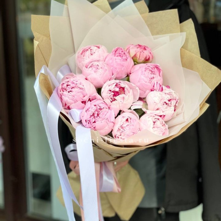 11 пионов в оформлении в Йошкар-Оле