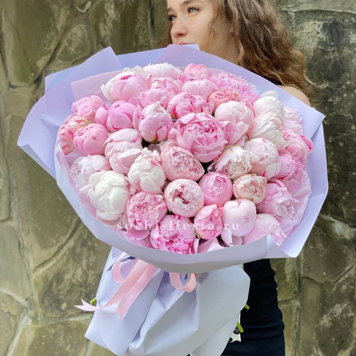 39 нежных пионов в Йошкар-Оле