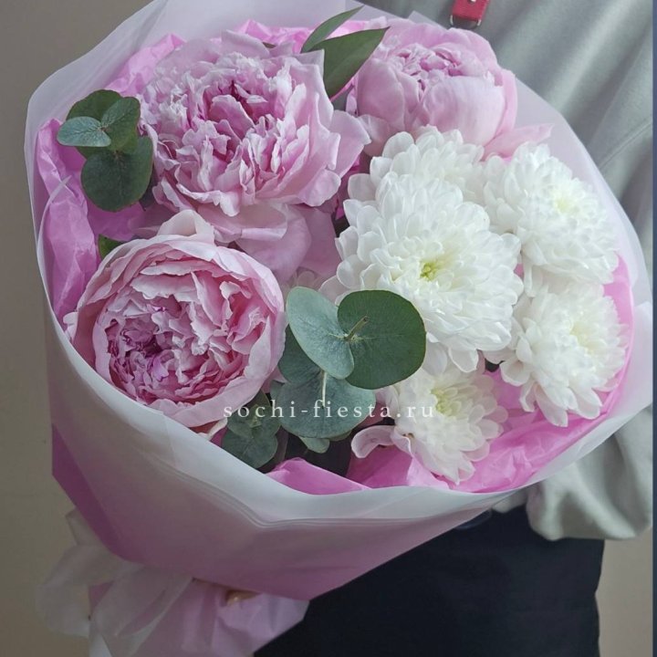  Букет комплимент с пионами в Йошкар-Оле