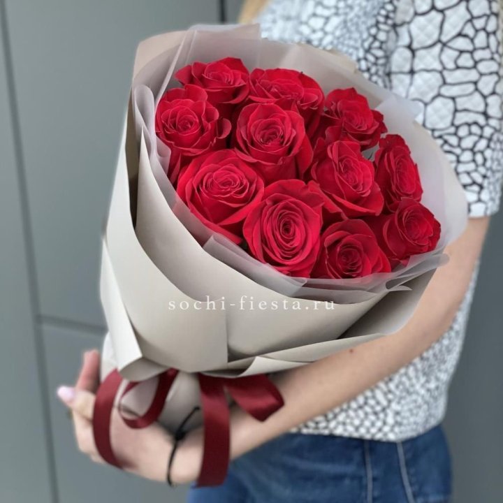 Букет красных роз "Рози" в Йошкар-Оле