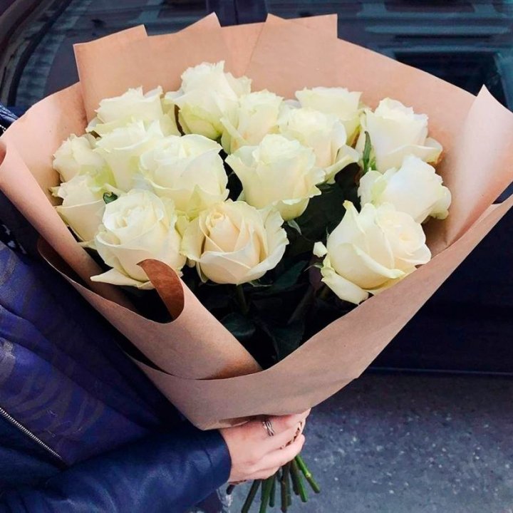 15 белых роз "Крафт" в Йошкар-Оле