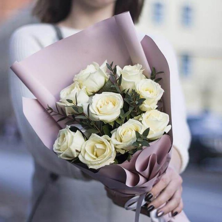 9 белых  роз "Минт" в Йошкар-Оле