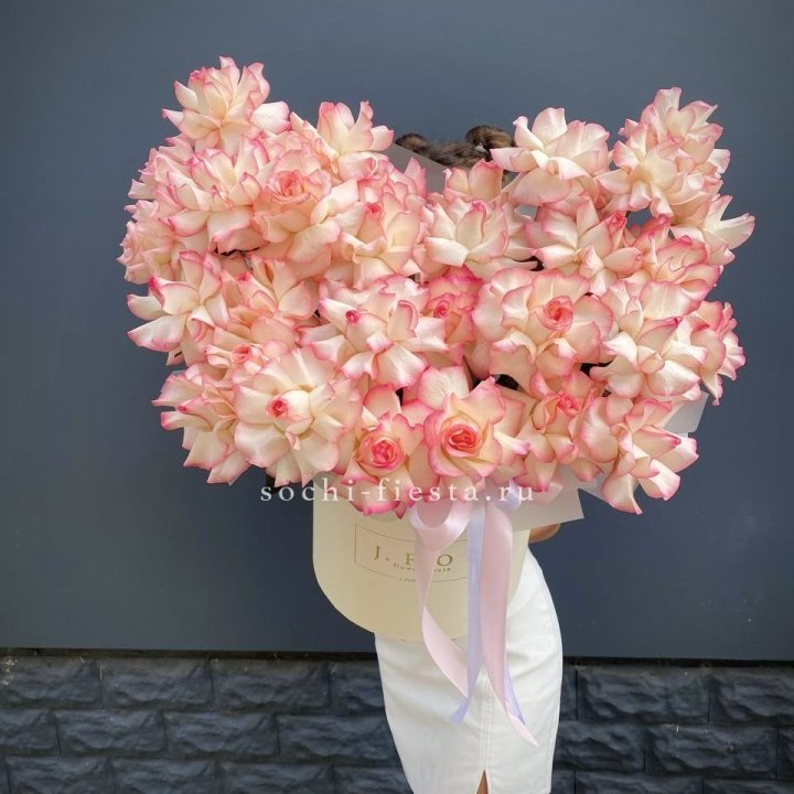 31 французская роза Джумилия в боксе в Йошкар-Оле