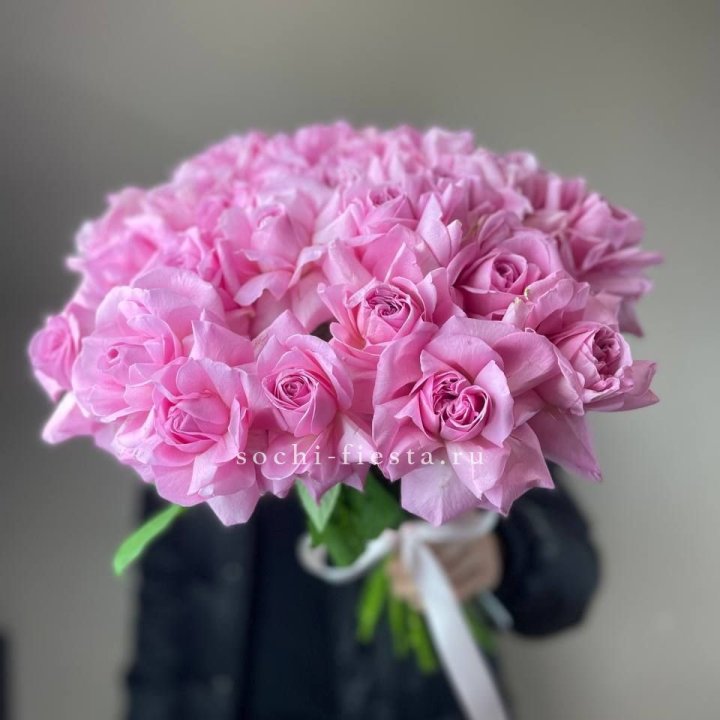25 розовых французских роз в Йошкар-Оле