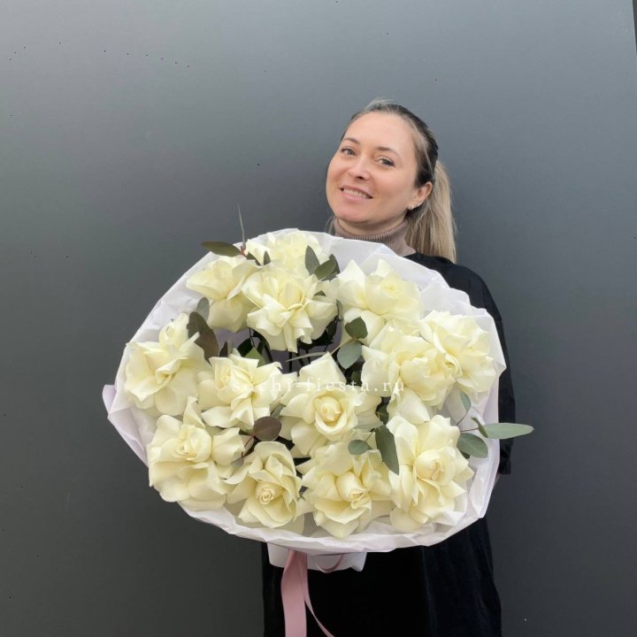 13 Белых французских роз Облако в Йошкар-Оле